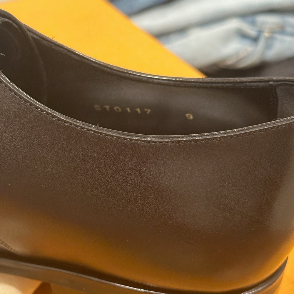 Louis Vuitton Men’s Cabronne Derby Formal Shoes - Picture 10 of 10